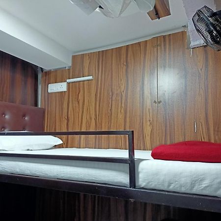 Golden View Dormitory Hotel Mumbai Ngoại thất bức ảnh