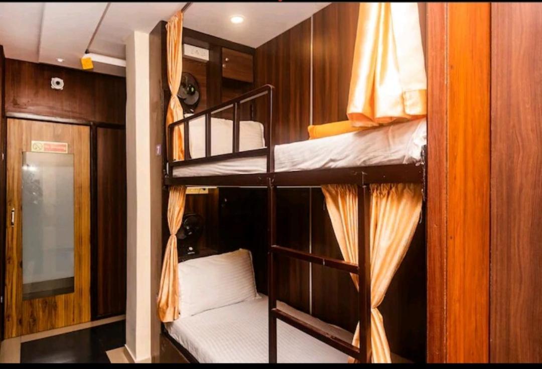 Golden View Dormitory Hotel Mumbai Ngoại thất bức ảnh