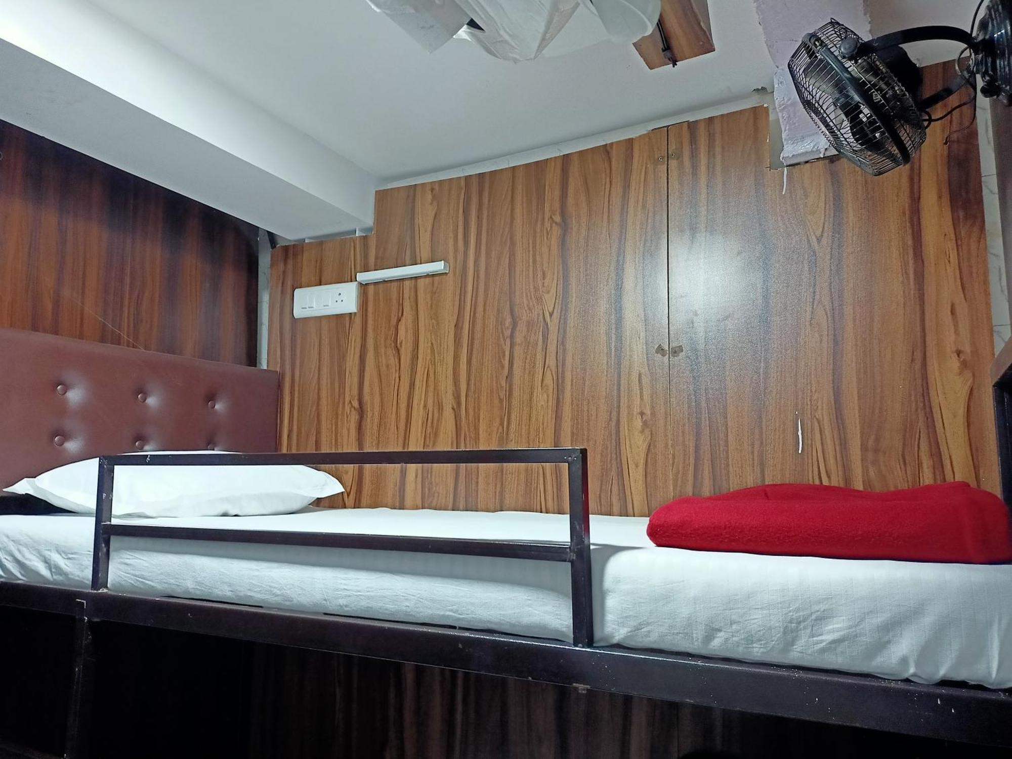 Golden View Dormitory Hotel Mumbai Ngoại thất bức ảnh