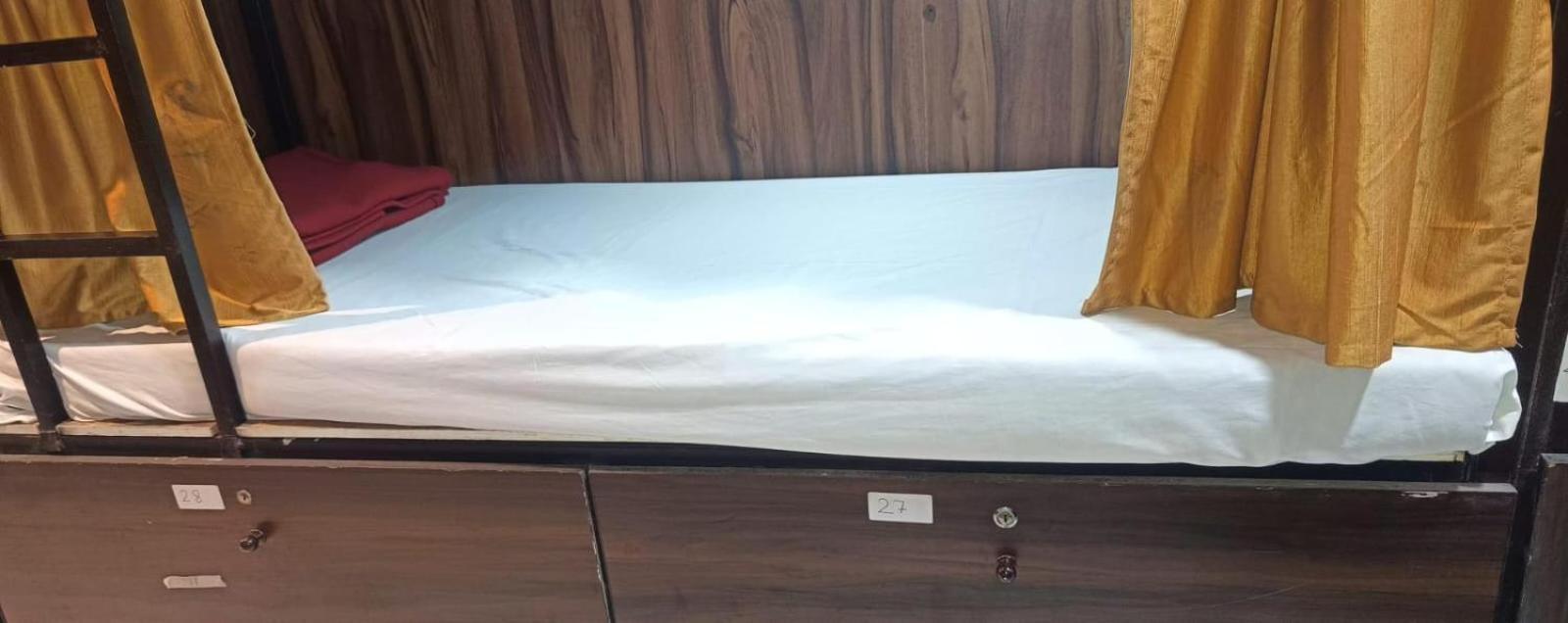 Golden View Dormitory Hotel Mumbai Ngoại thất bức ảnh