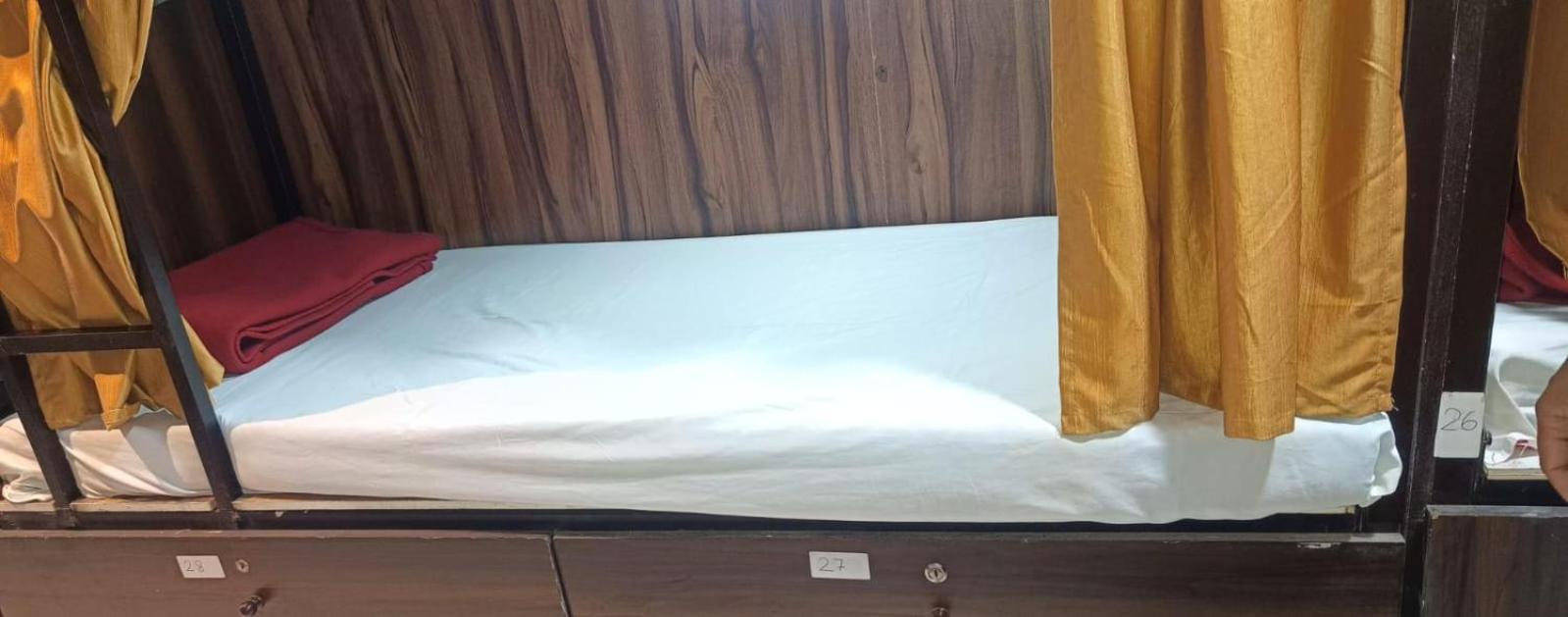 Golden View Dormitory Hotel Mumbai Ngoại thất bức ảnh
