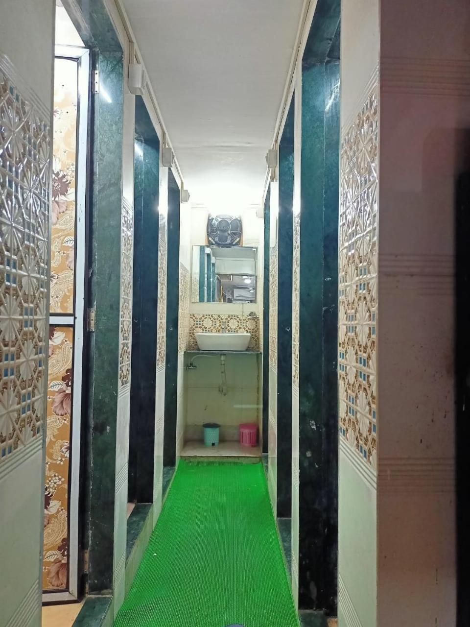 Golden View Dormitory Hotel Mumbai Ngoại thất bức ảnh
